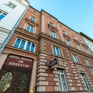 hotel-pension-am-siegestor.com-bavaria.com/